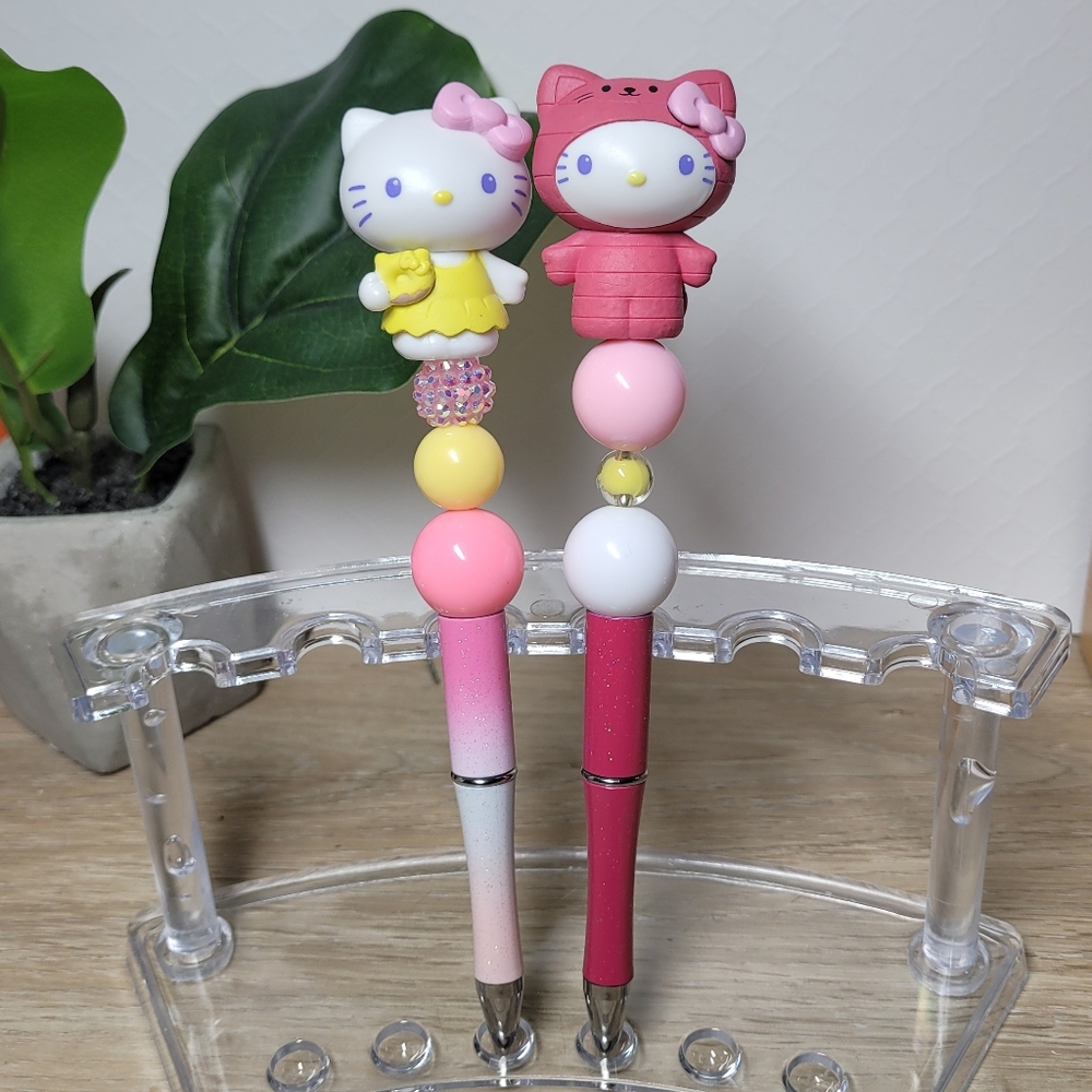 Hello Kitty beaded pen set